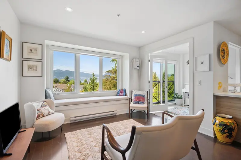 306 4463 W 10TH AVENUE - photo 1 of 25