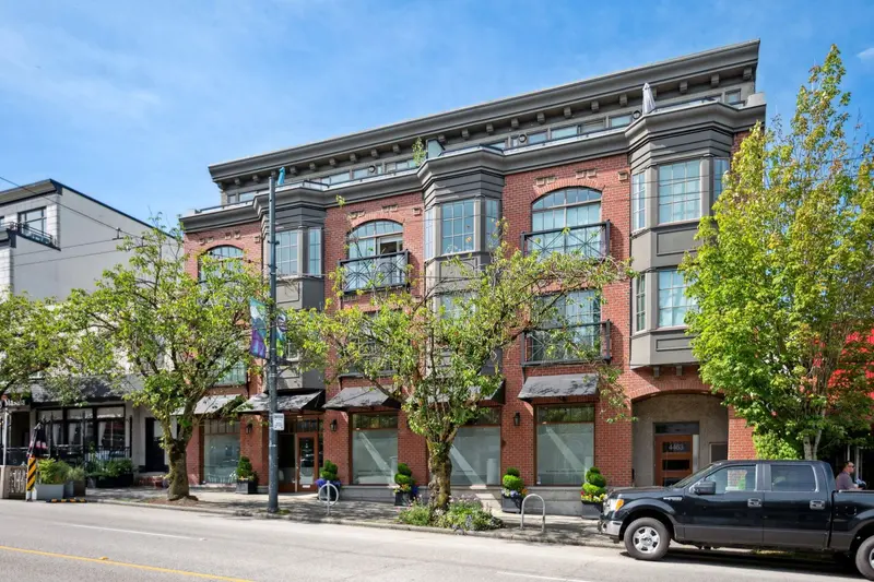 306 4463 W 10TH AVENUE - photo 3 of 25