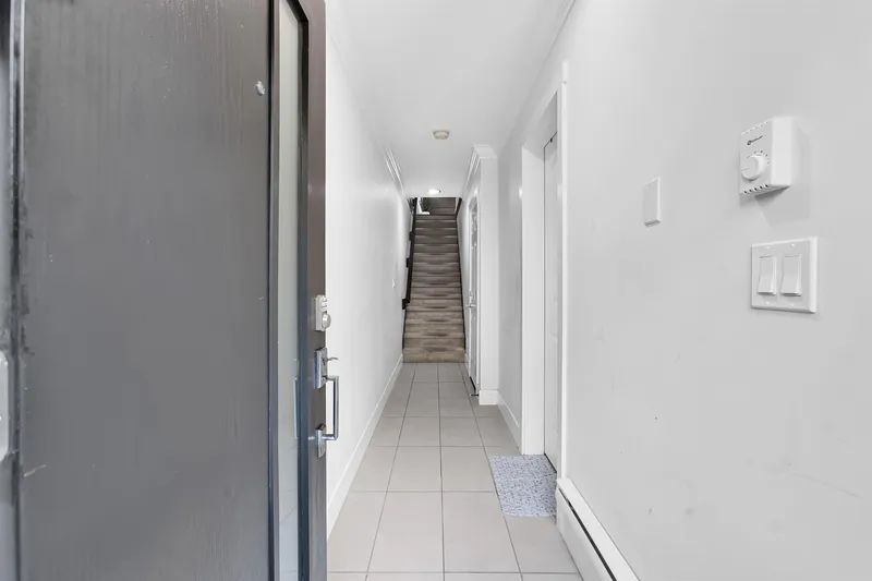 121 13898 64 AVENUE - photo 4 of 25