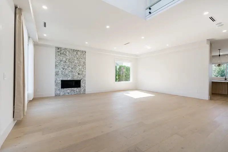 4170 IRMIN STREET - photo 4 of 40