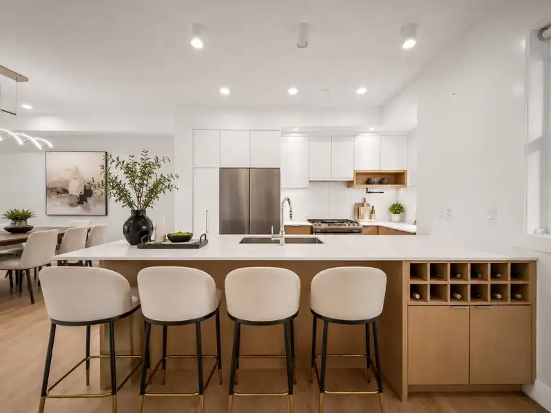 7 2350 165 STREET - photo 1 of 40