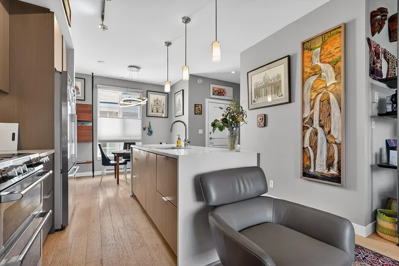 PH7 5555 DUNBAR STREET - photo 2 of 25