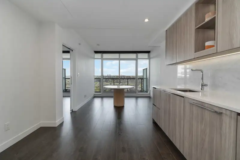 1312 4730 LOUGHEED HIGHWAY - photo 2 of 27