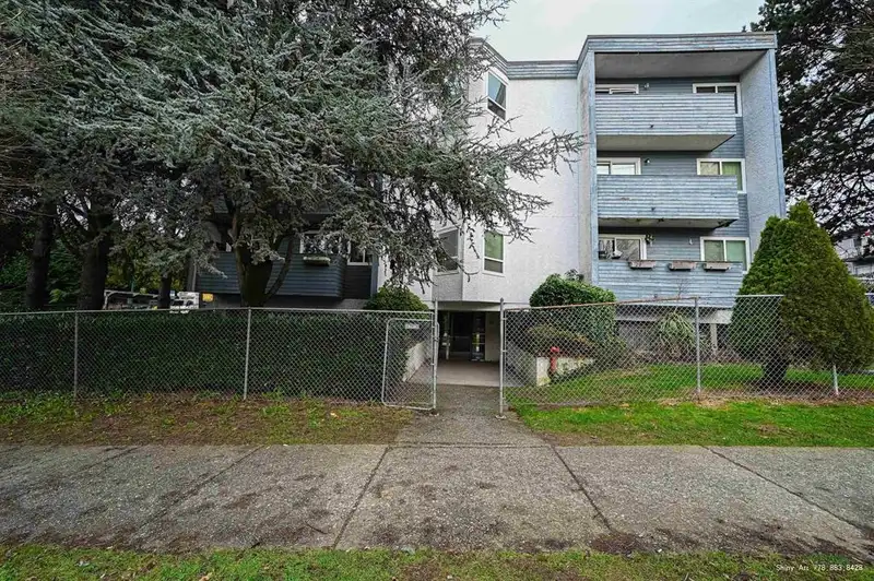 406 16 LAKEWOOD DRIVE - photo 4 of 19