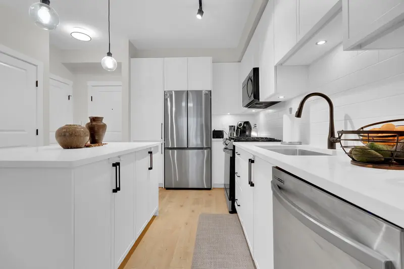 320 7506 199A STREET - photo 4 of 22