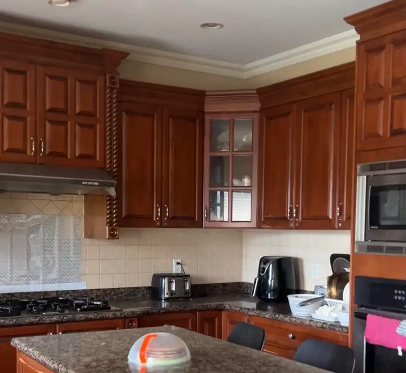 9560 SILLS AVENUE - photo 2 of 6