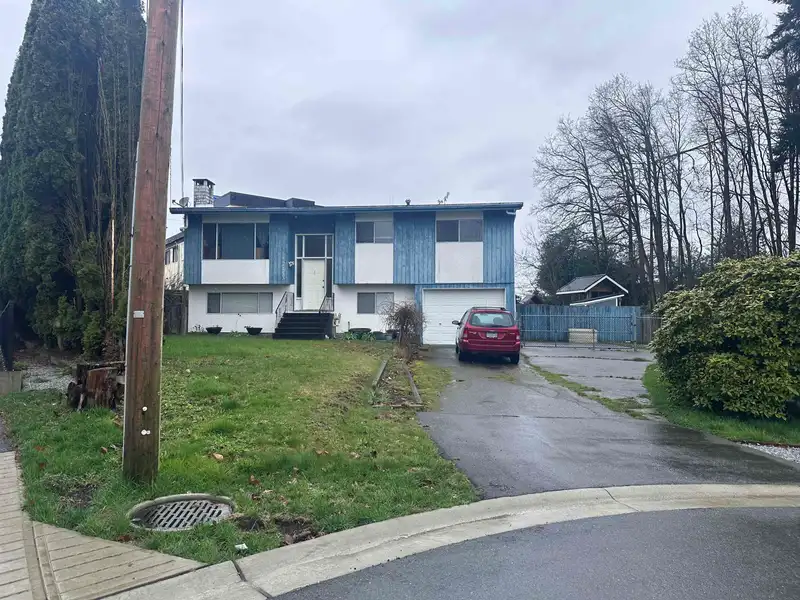27233 29 AVENUE - photo 1 of 8