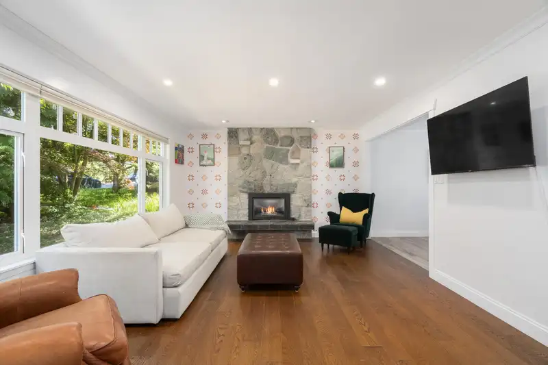 457 W 23RD STREET - photo 2 of 40