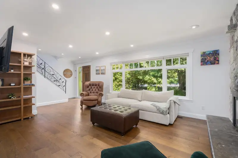 457 W 23RD STREET - photo 4 of 40