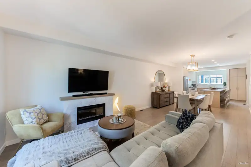 86 19451 SUTTON STREET - photo 2 of 27