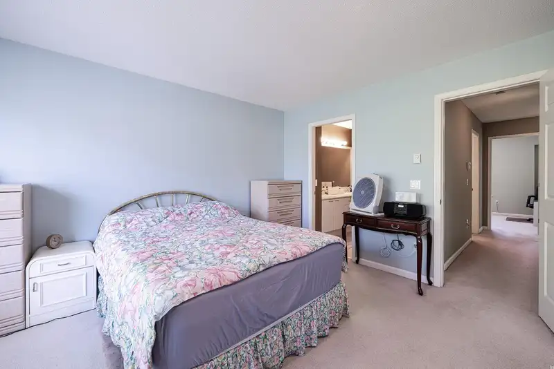 28 3711 ROBSON COURT - photo 2 of 16