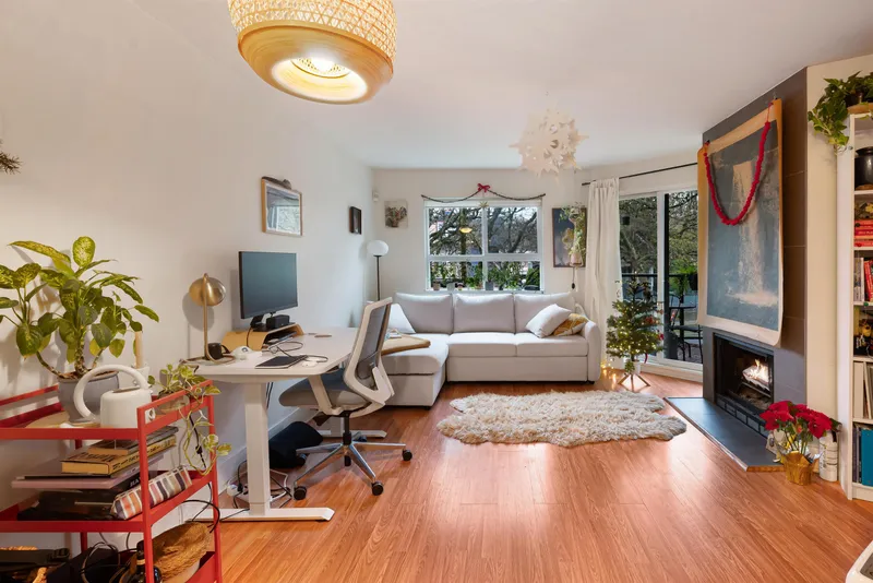 205 111 W 10TH AVENUE - photo 3 of 24