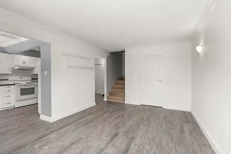 141 27456 32 AVENUE - photo 4 of 40