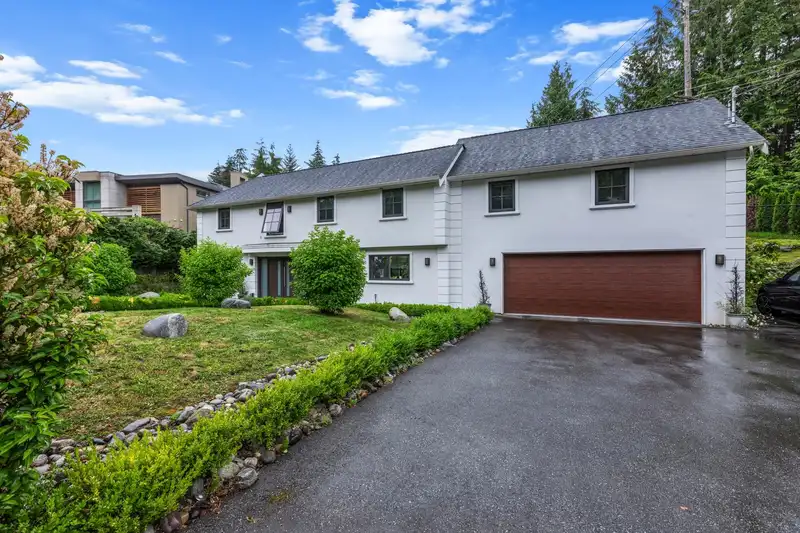 598 ST. ANDREWS ROAD - photo 4 of 40