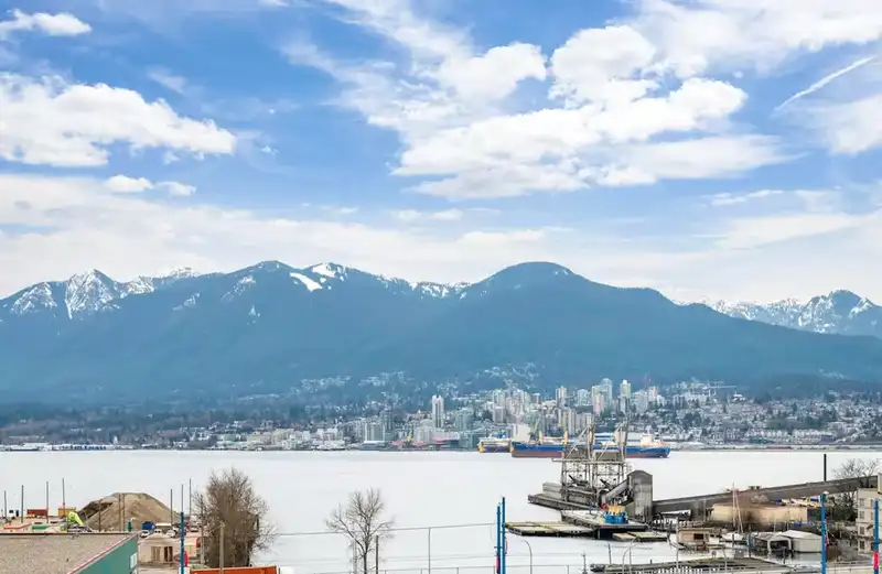 602 933 E HASTINGS STREET - photo 1 of 10