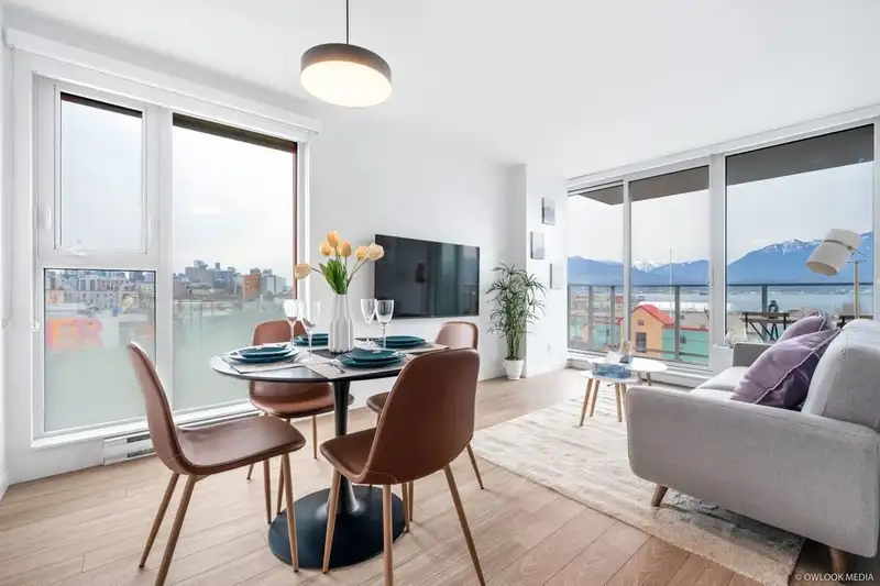 602 933 E HASTINGS STREET - photo 3 of 10