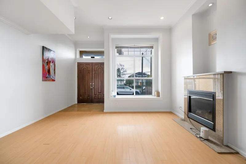 5989 RUMBLE STREET - photo 4 of 24