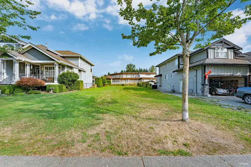 23217 117 AVENUE - photo 4 of 11