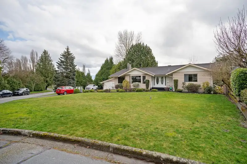4142 STAULO CRESCENT - photo 2 of 40