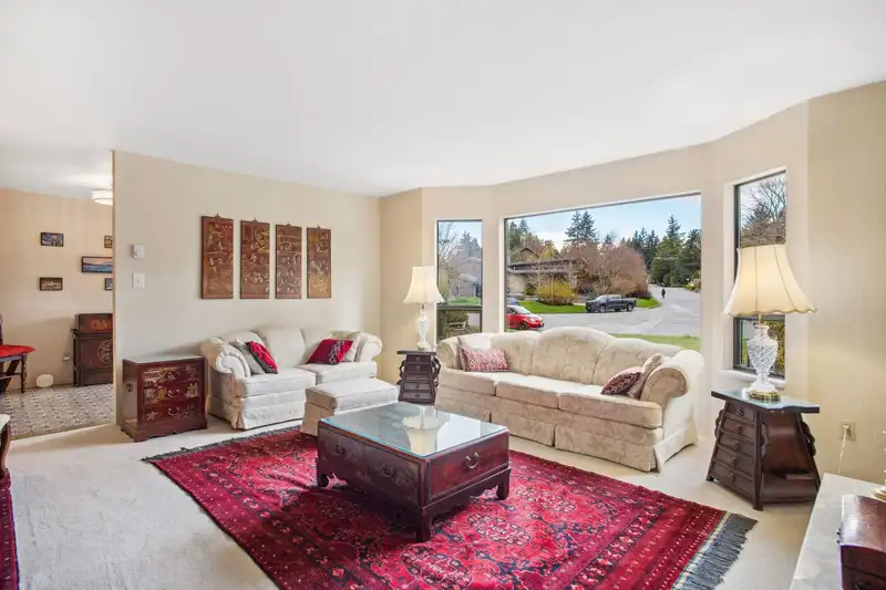 4142 STAULO CRESCENT - photo 4 of 40