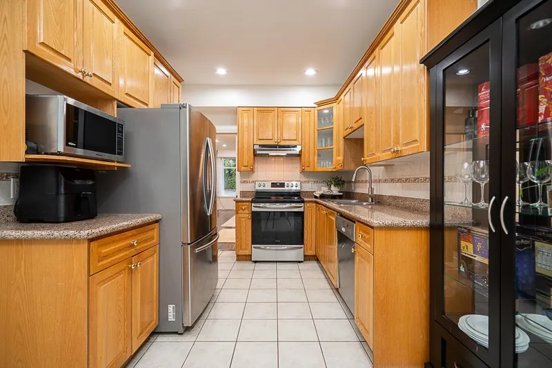 7408 18TH AVENUE - photo 4 of 25