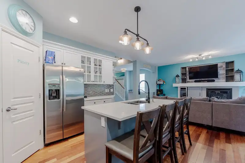 24330 100B AVENUE - photo 4 of 40