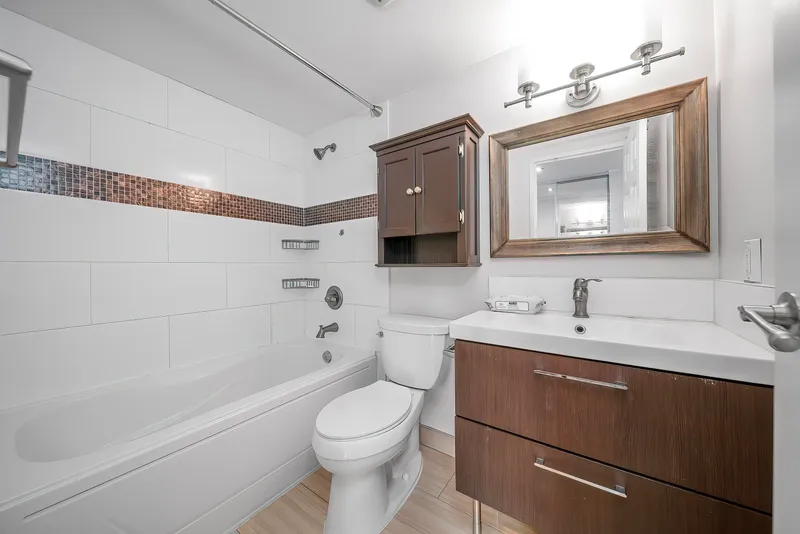 602 1270 ROBSON STREET - photo 2 of 22