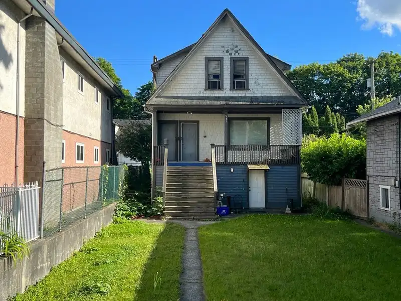 582 W 16TH AVENUE - photo 2 of 7