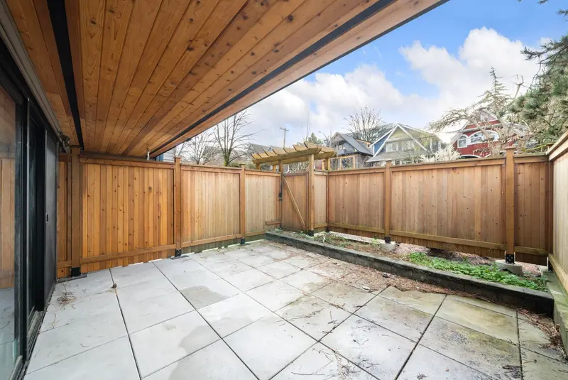 104 1549 KITCHENER STREET - photo 2 of 21