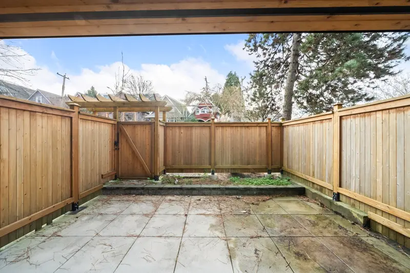 104 1549 KITCHENER STREET - photo 4 of 21