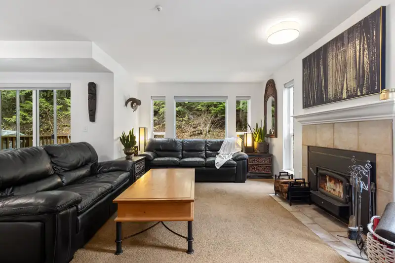 31 1400 PARK STREET - photo 3 of 34