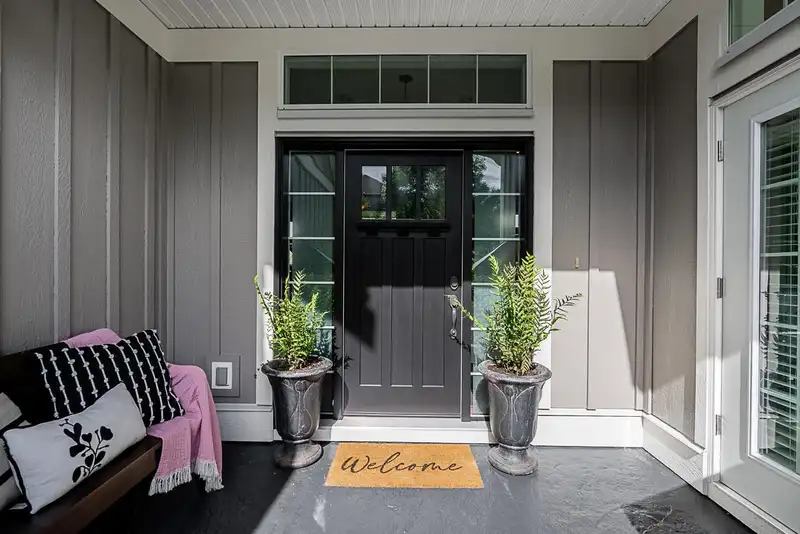 6149 163 STREET - photo 2 of 40