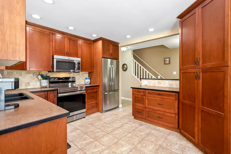 158 8737 212 STREET - photo 3 of 39