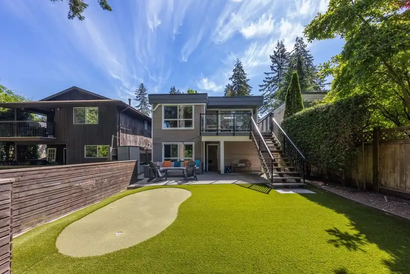 2015 PHILIP AVENUE - photo 1 of 38