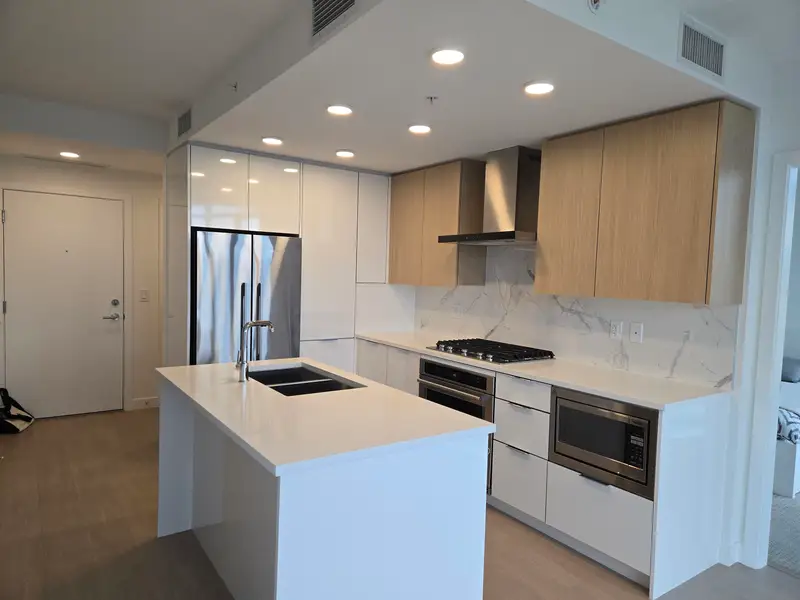 407 7769 PARK CRESCENT - photo 2 of 17