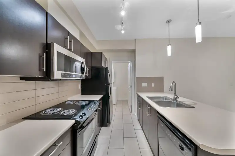 217 33545 RAINBOW AVENUE - photo 4 of 20