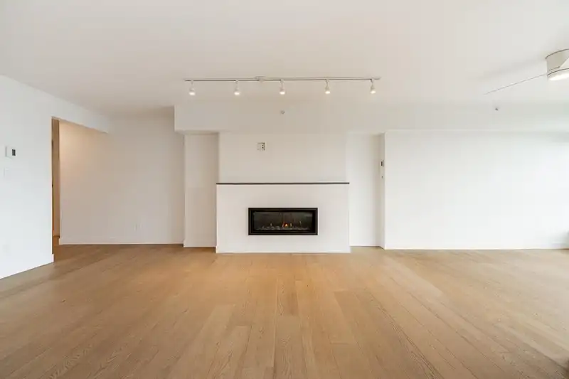 403 1188 QUEBEC STREET - photo 4 of 31