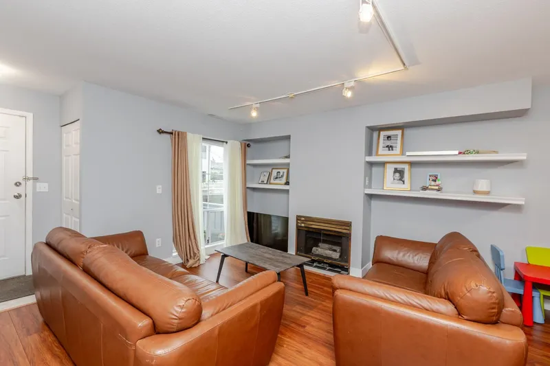 20 13713 72A AVENUE - photo 3 of 18