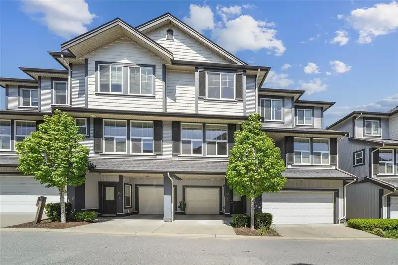 55 20831 70 AVENUE - photo 1 of 34