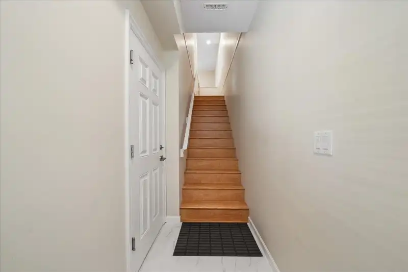 55 20831 70 AVENUE - photo 4 of 34