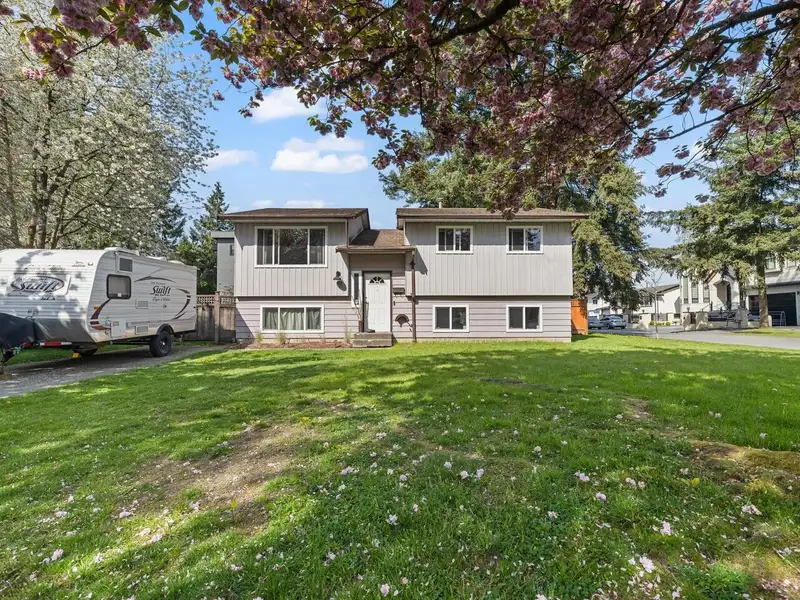 6905 HELSTON CRESCENT - photo 1 of 20