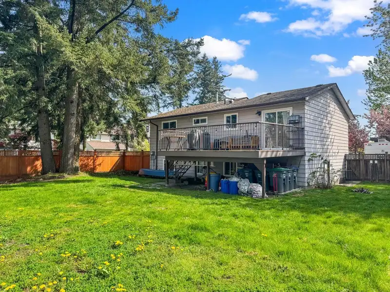 6905 HELSTON CRESCENT - photo 3 of 20