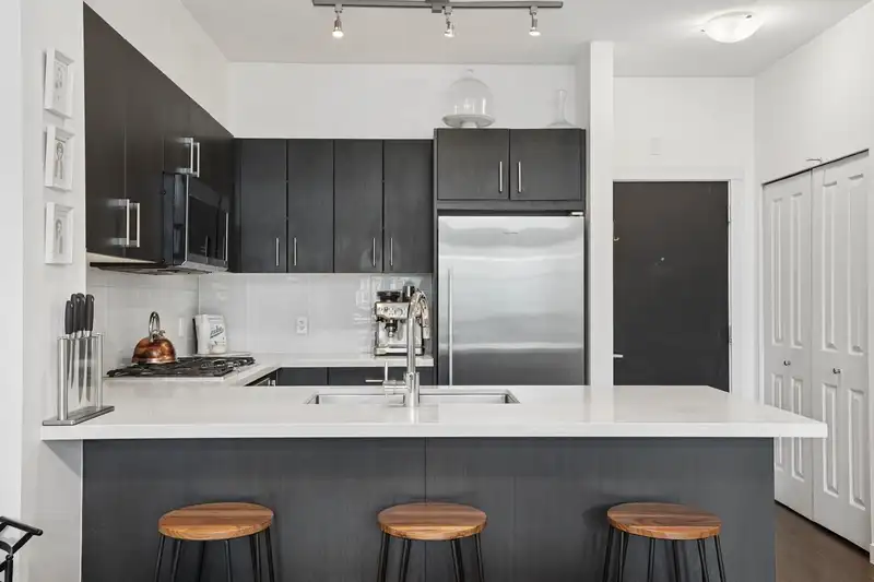 412 3163 RIVERWALK AVENUE - photo 3 of 38