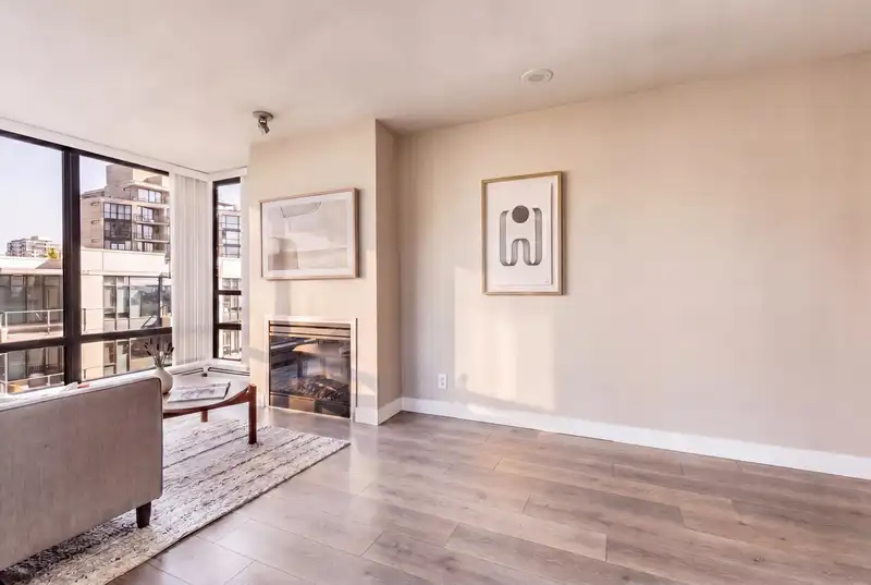 807 151 W 2ND STREET - photo 4 of 27