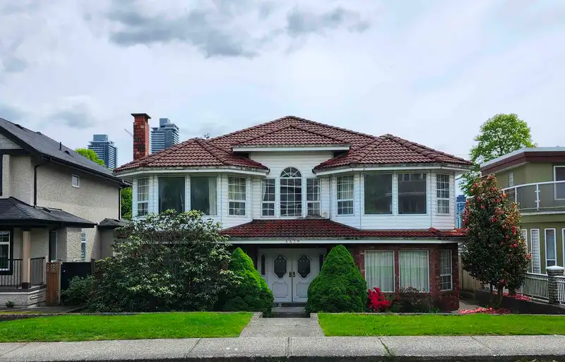 4438 NAPIER STREET - photo 1 of 16