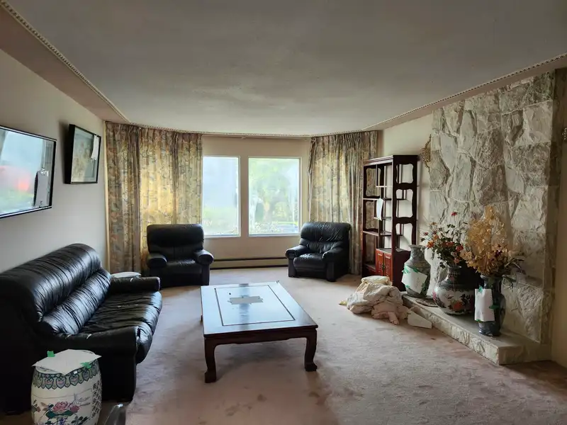 4438 NAPIER STREET - photo 4 of 16