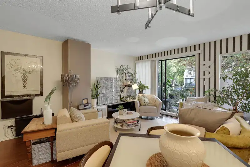 9 17700 60 AVENUE - photo 2 of 31