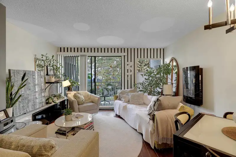 9 17700 60 AVENUE - photo 3 of 31