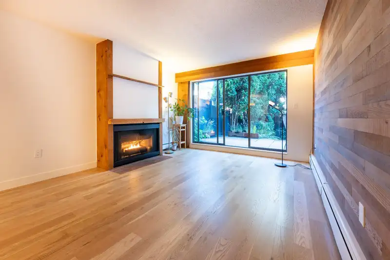 117 265 E 15TH AVENUE - photo 4 of 38