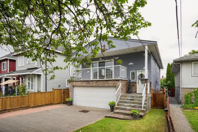 4975 MOSS STREET - photo 2 of 32